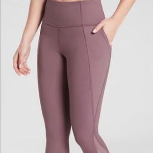 Athleta lightning stash pocket violet Capri size small